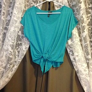 OFF THE SHOULDER TIE FRONT TEE