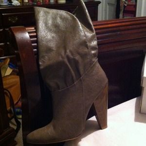 Size 7 taupe mid calf boots with heel