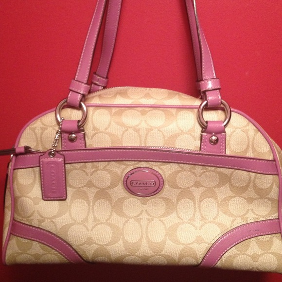Authentic Coach handbag - Picture 2 of 2