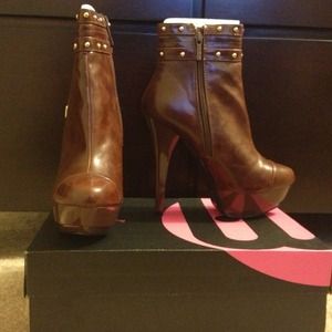 Michael Antonio Brown Ankle Boots