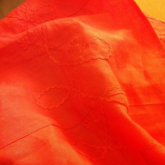 Embroidered full coral skirt - Picture 4 of 4