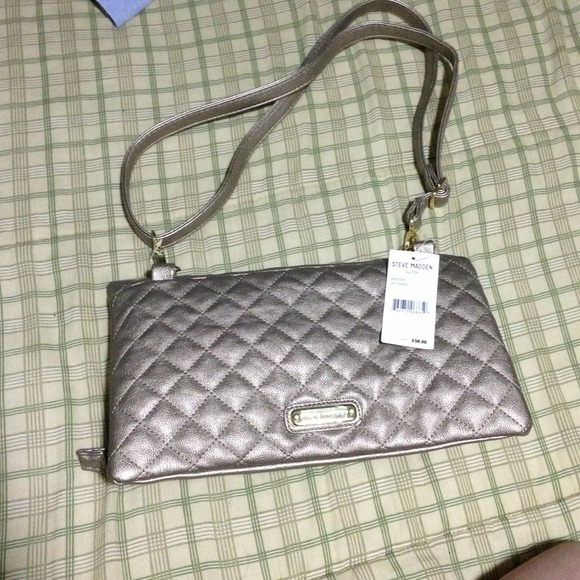 steve madden  pewter clutch handbag in silver