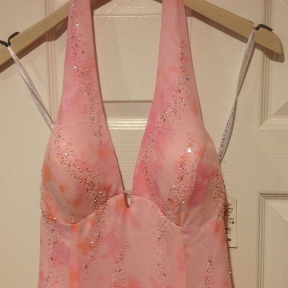 Pink prom dress. Never worn! - Picture 3 of 4