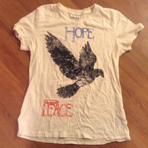 SOLD!!!!!  Lucky brand t