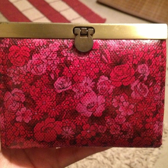 Urban Outfitters Pink Rose Clutch - Picture 2 of 4
