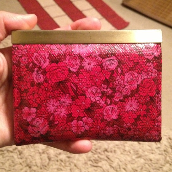 Urban Outfitters Pink Rose Clutch - Picture 4 of 4