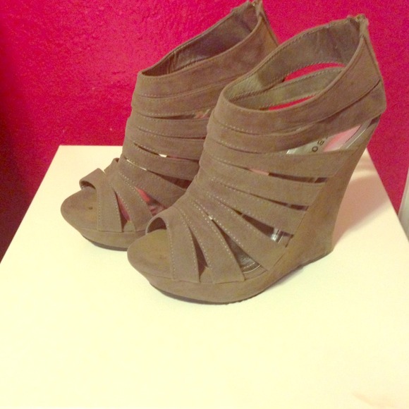 Spring casual wedge shoes
