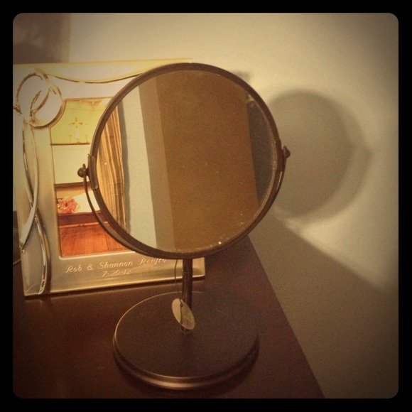 Two sided mirror