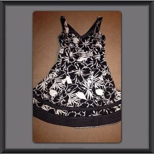 REDUCED Nine West black & white dress juniors 12