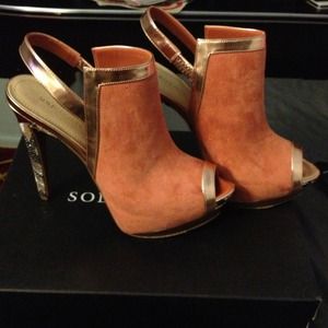 SOLD***** Never Been worn Sole Society shoes