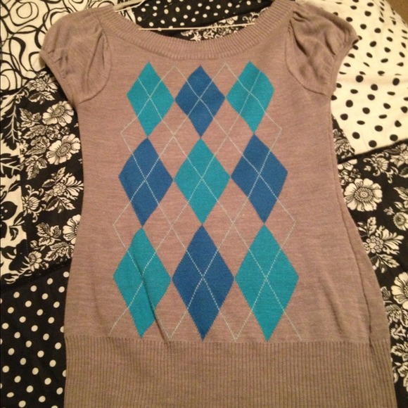 Short sleeve top