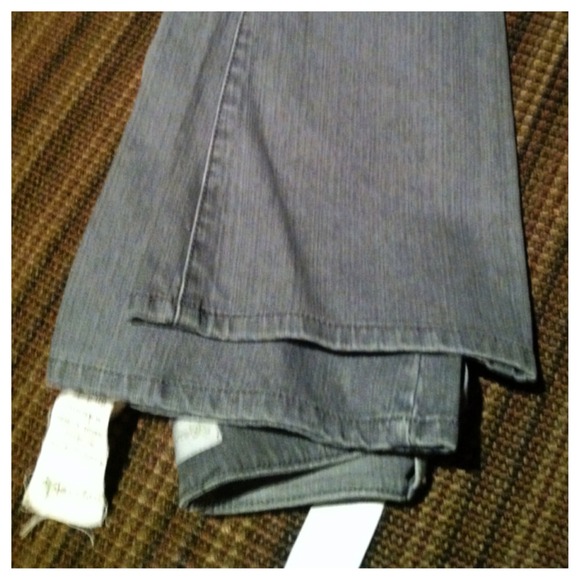 Brand new light gray jeans - Picture 3 of 3
