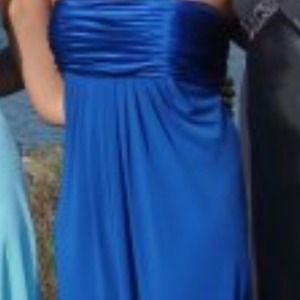 PRICE REDUCED! Gorgeous floor length prom dress