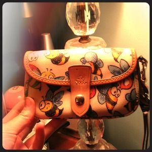 Authentic Dooney & Bourke Clutch! (Best offer!)
