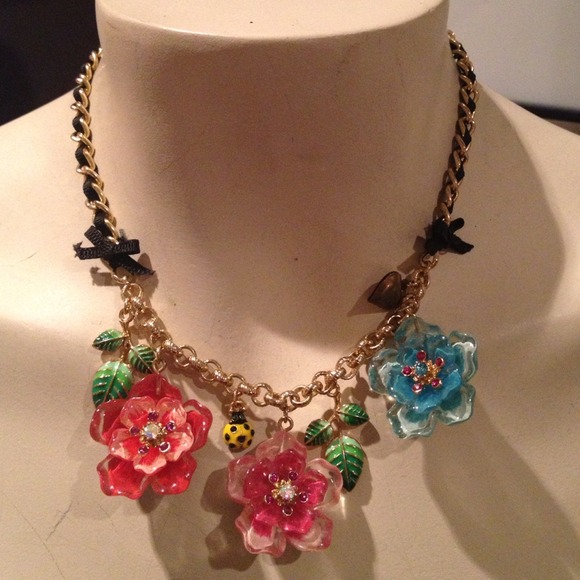 ❌SOLD❌ BRAND NEW!!! Betsey Johnson - Picture 2 of 4