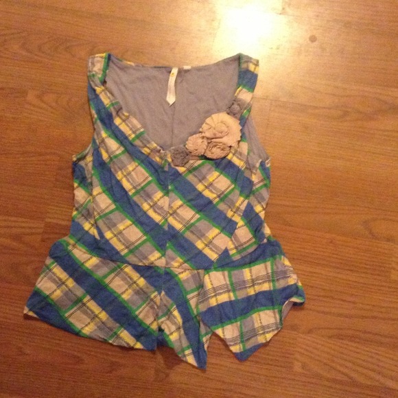 SOLD!!!!  Adorable anthropologie tank