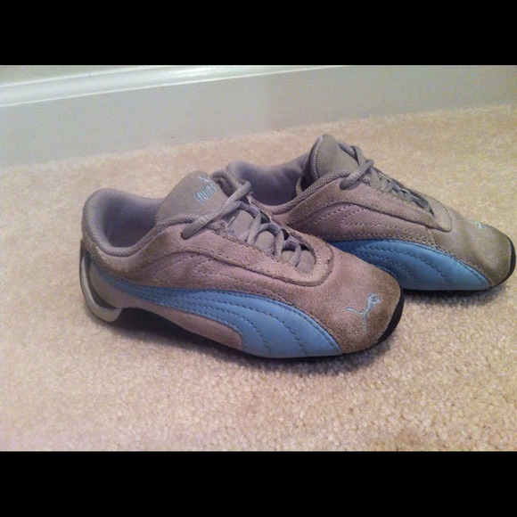 ~~ SOLD ~~Toddler Pumas