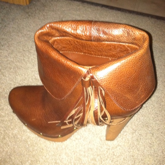 NIB INC Ankle Boots, Size 8 - Picture 2 of 3