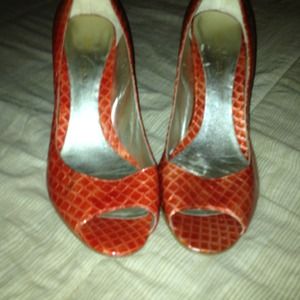 Orange croc print peep toe shoes