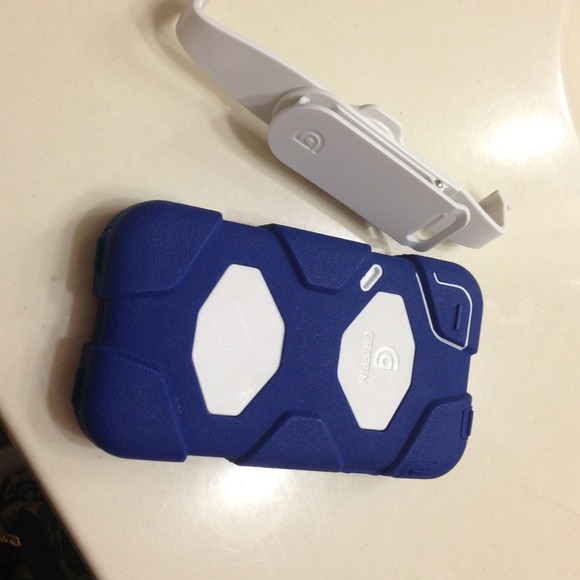 Griffin tech. Survivor iPhone 4/4S case. - Picture 2 of 4