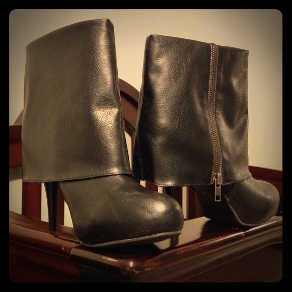 *Reserved 4 Kathy0816* New York Folded Over Boots