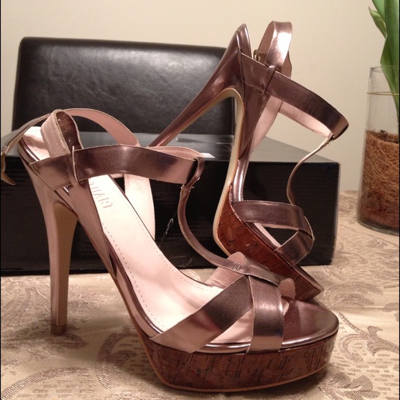 Brand NEW Colin Stuart Sandals