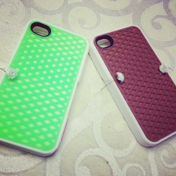 VANS OFF THE WALL SOLE IPHONE 4/4S CASE - Picture 1 of 3