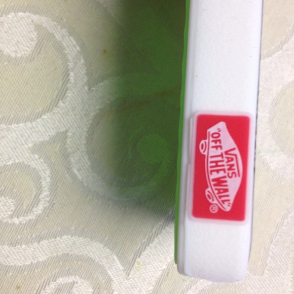 VANS OFF THE WALL SOLE IPHONE 4/4S CASE - Picture 2 of 3