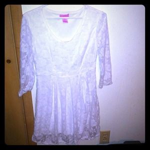 White Long sleeve dress