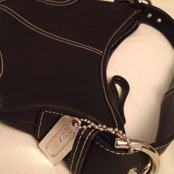 🚫Sold🚫Authentic Coach Leather Hobo HandBag - Picture 2 of 3