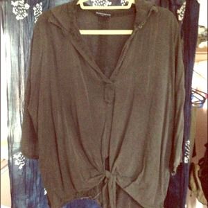 🐳SOLD🏄 Brandy melville tie top