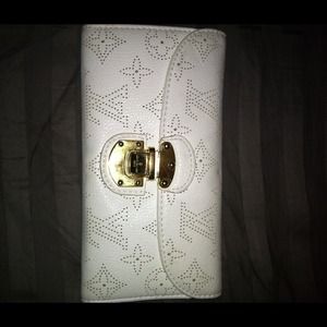 LV Mahina Wallet