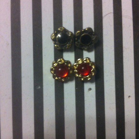 Cute stud earrings