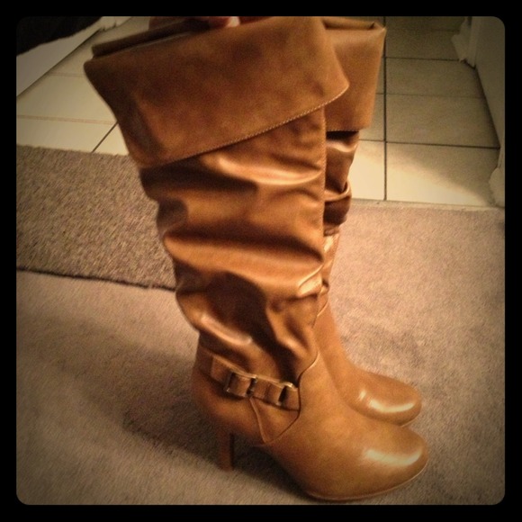 SOLD!!!! Rampage boots. Size 8.5. Never worn.