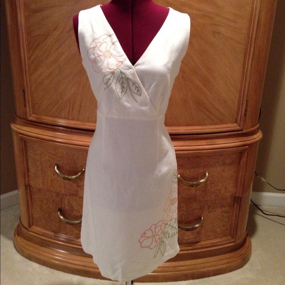 ❗SOLD❗Linen Blend Dress with Embroidery Detail