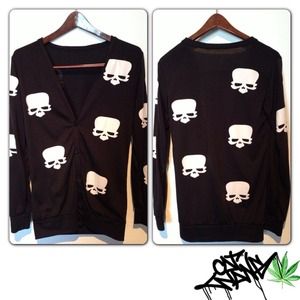 ❌TRADE❌• skull cardigan •