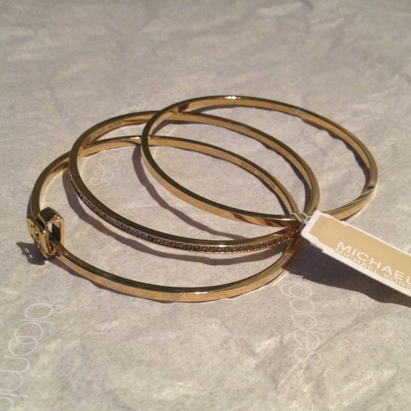 ❗❗sold❗❗Michael Kors Triple Buckle Bangle Bracelet - Picture 4 of 4
