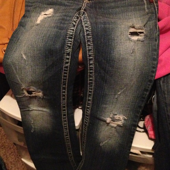 Pioneer Silver. Distressed. Medium wash. - Picture 2 of 3