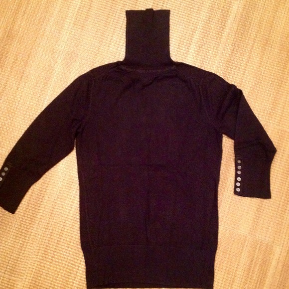 3/4 sleeve black turtle neck
