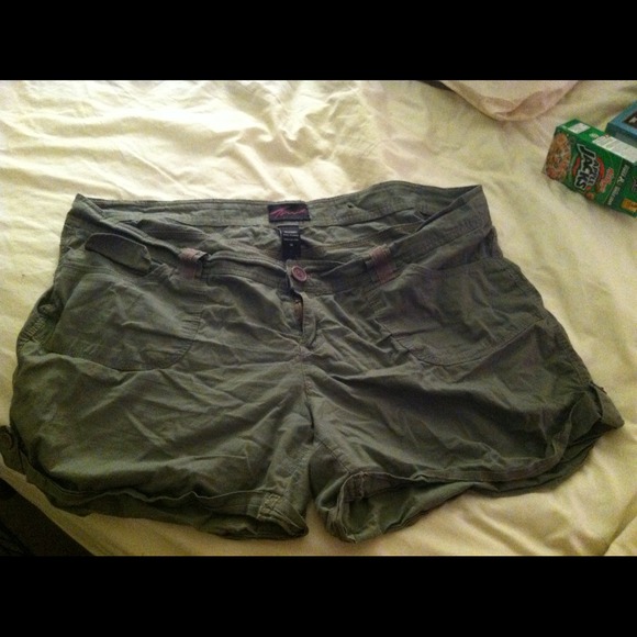 Moss Green Cuff Shorts - BACK BUTTON MISSING
