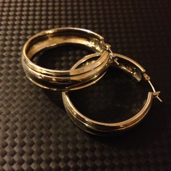 Silver Tone Hoop Earrings - Picture 3 of 3