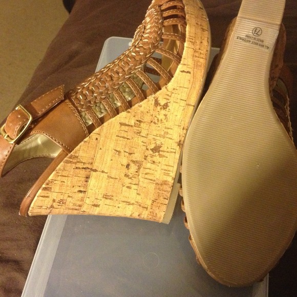 !!!!SOLD!!!!!! Brown Wedges - Picture 2 of 2