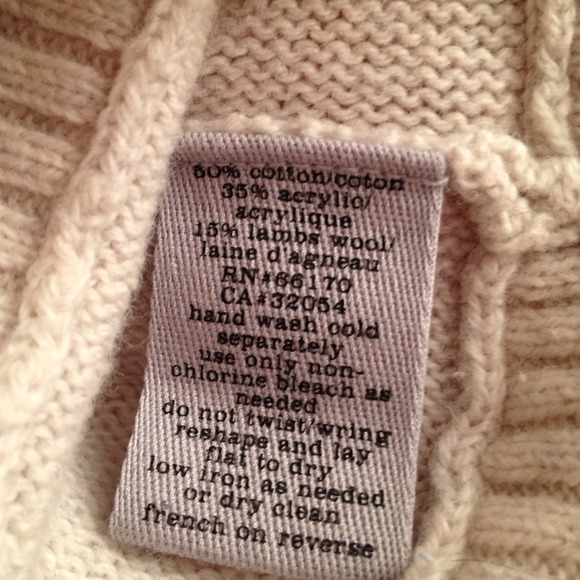 π«Bundledπ«Ecote Abstract Low Back Sweater - Picture 3 of 3