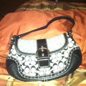 Authentic Soho Tweed Signature Flap Coach