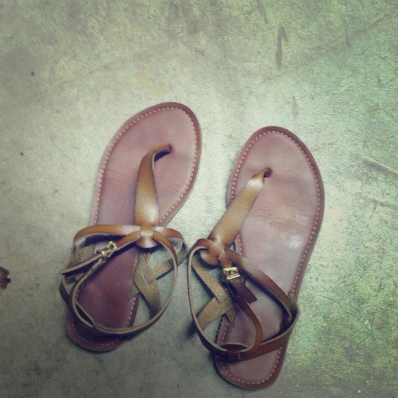 ❌ SOLD ❌ Aldo Sandals in Camel