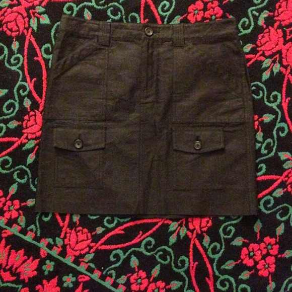 ⛔Sold⛔Black cargo skirt.