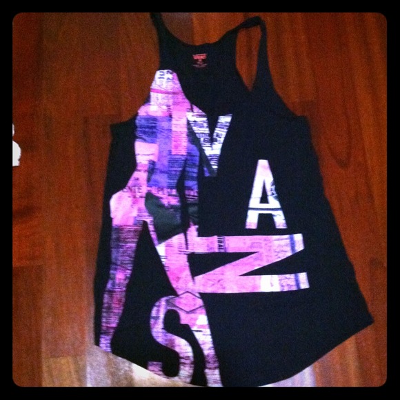 SOLD**NWOT Vans boyfriend tank top
