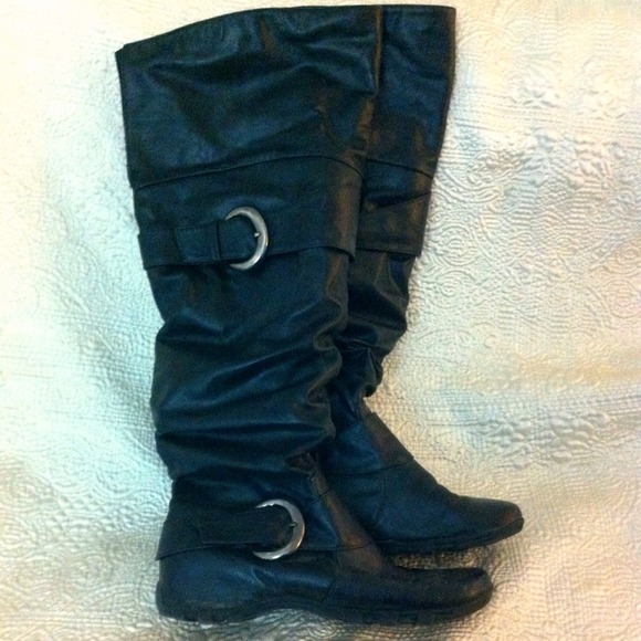 Bundle:)Cute boots:) size 8