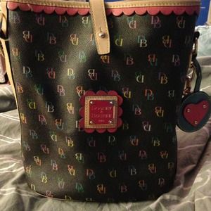 Dooney&Burke bag *reserved* til 3/29