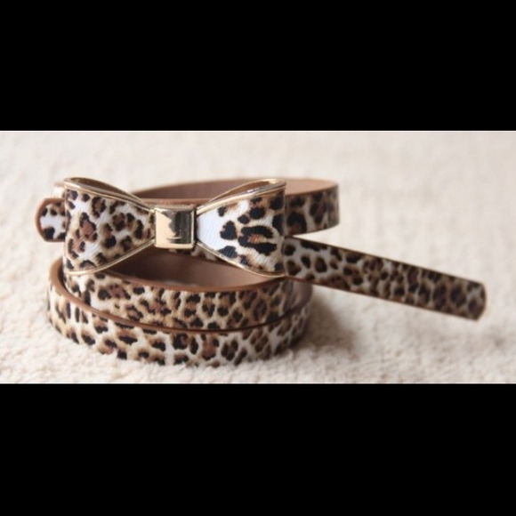 Super cute skinny leopard print waist belt